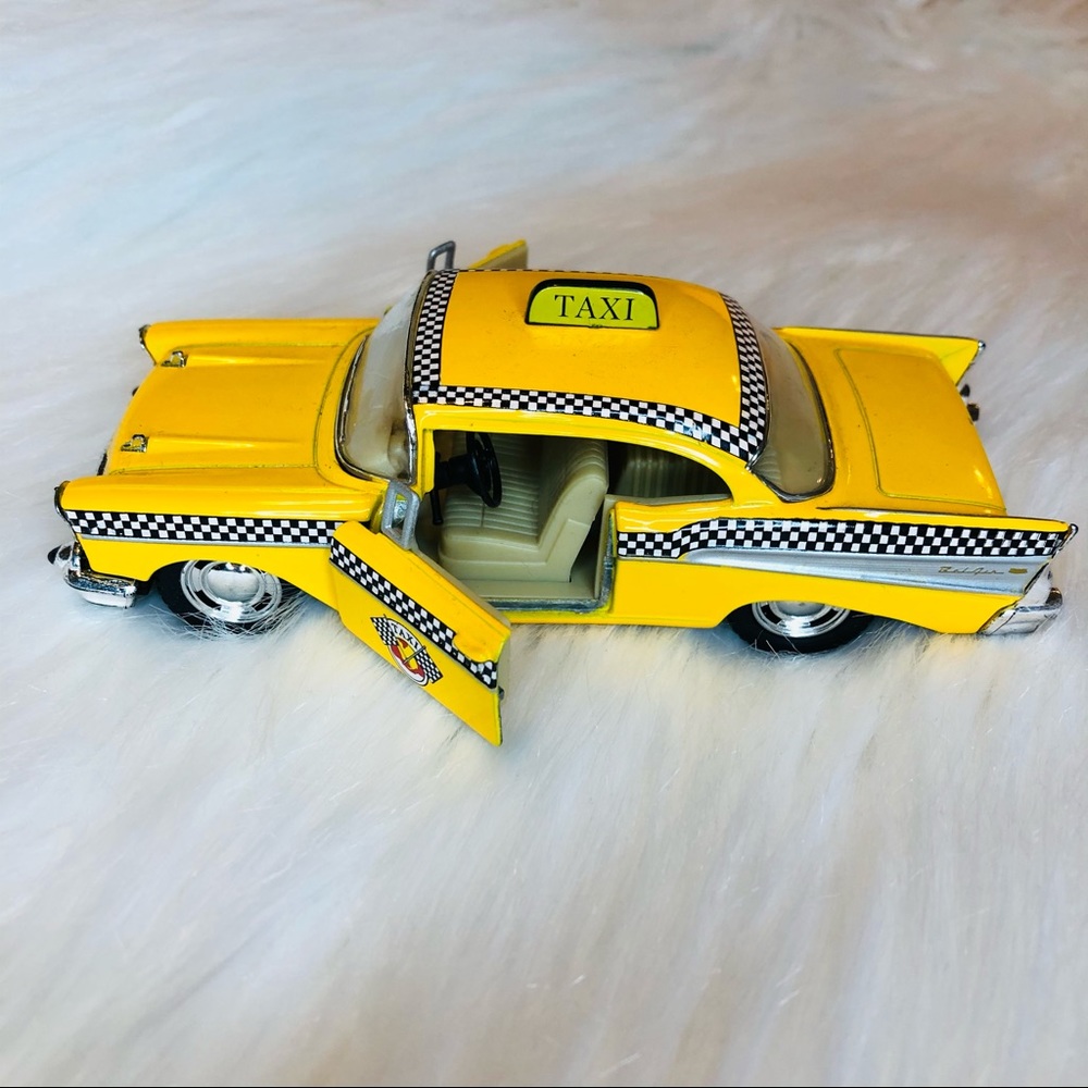 COPY - Classic yellow Chevy taxi mini